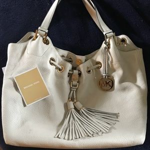 Gorgeous Michael Kors Shoulder Tote Purse